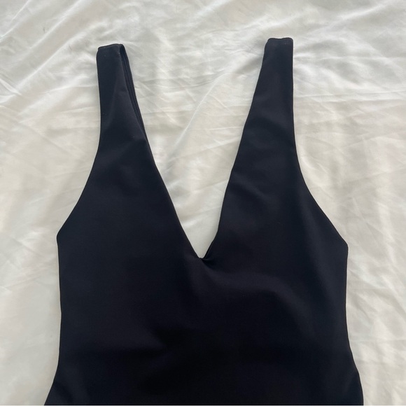 Zara Deep V Neck Bodysuit - Picture 5 of 7